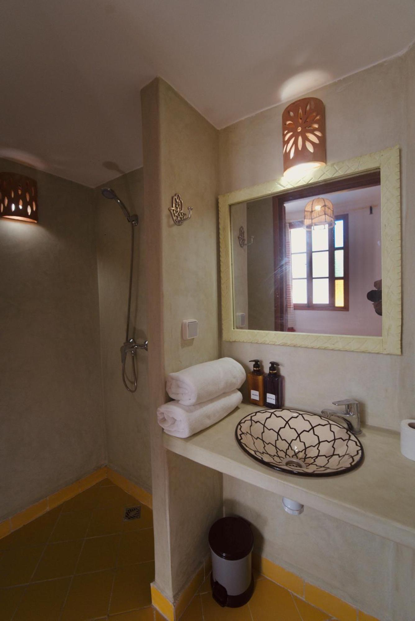 Maqam Hostel *